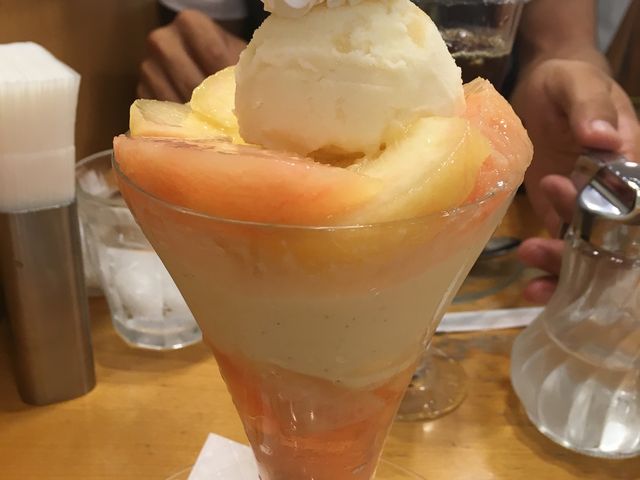 ももパフェ_フルーツパーラー キムラ 新阪急ビル店