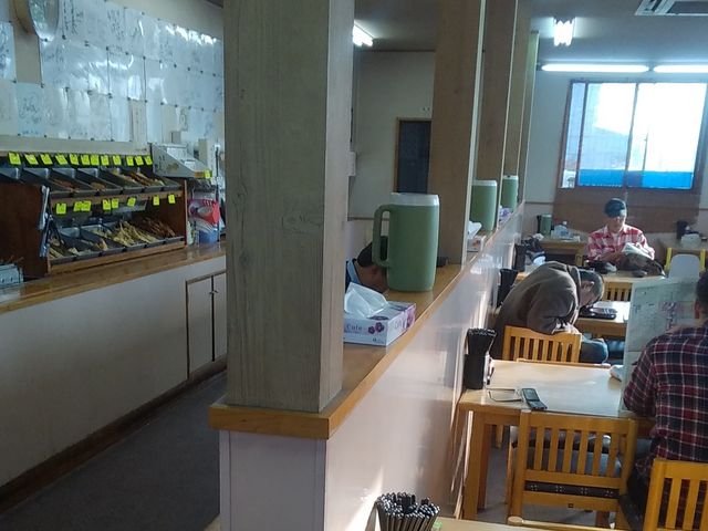 店内_やなぎ屋 坂出