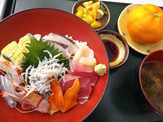 海鮮丼_灯台茶屋