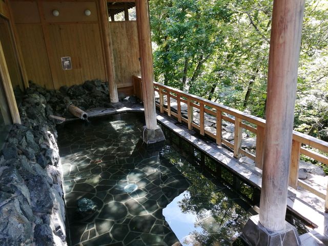 開放的な露天風呂_燧の湯