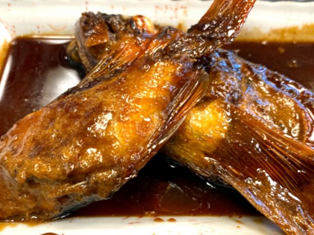 カサゴの煮付け
骨だらけで身が少なかった。
煮汁は美味かった_こじま食堂