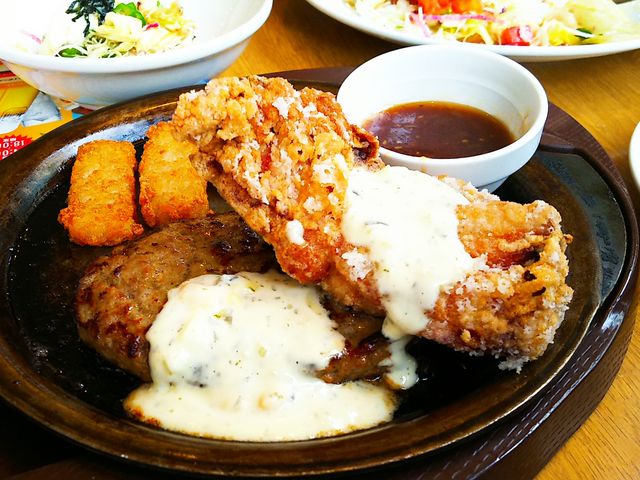 言わずと知れたお手頃洋食レストラン。ハンバーグ&チキン南蛮_ガスト 浦安店