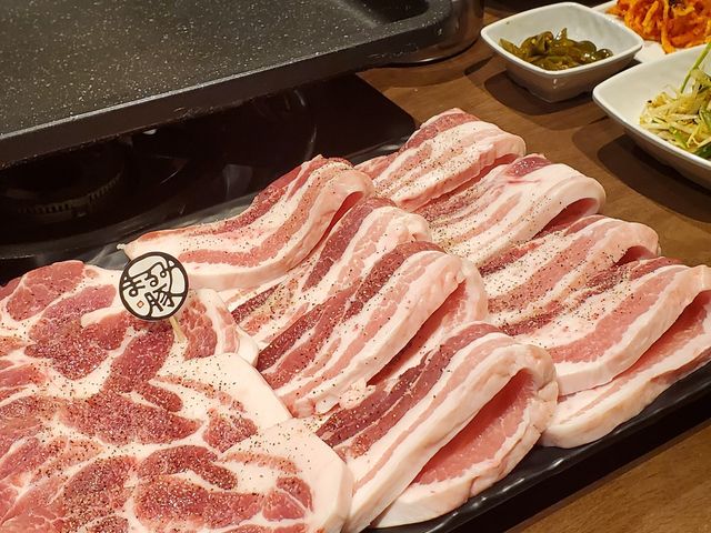 サンギョプサル質か超良い!!
食べ放題メニューも同じまるみ豚
(宮崎ブランド豚)
_別府美味 どけび