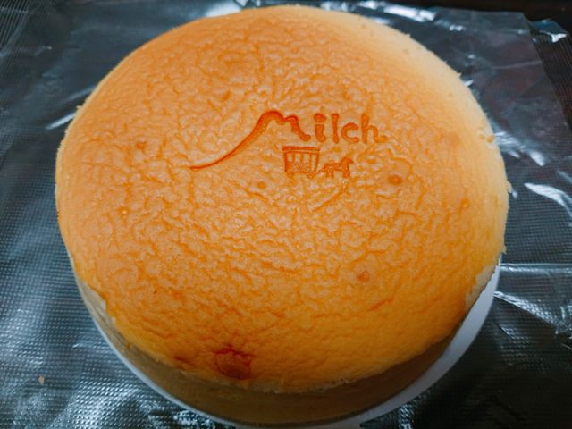 チーズケーキ_ミルヒドーナツアンドカフェ店