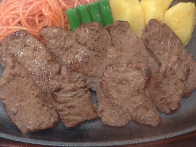 カットされてもステーキはステーキ_やよい軒池袋劇場通り店