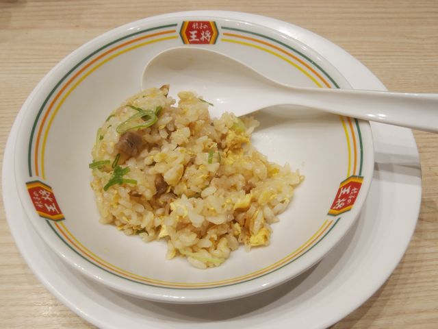 ジャストサイズのチャーハンも食べました。_餃子の王将 アリオ葛西店