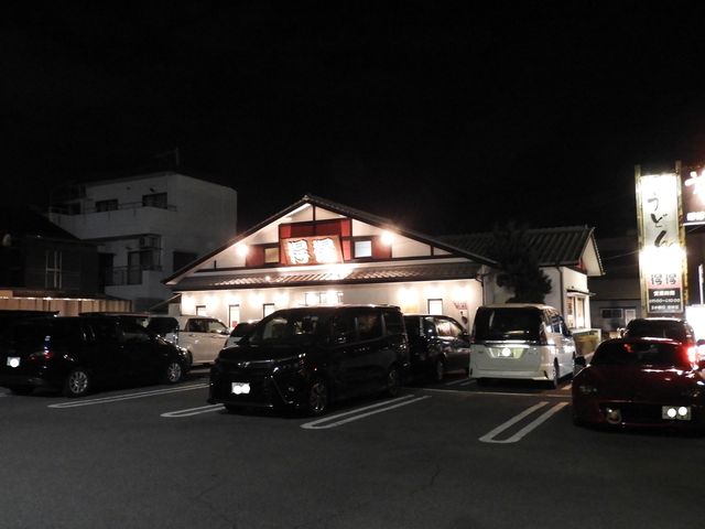 駐車場も広い店舗_得得うどん今治店