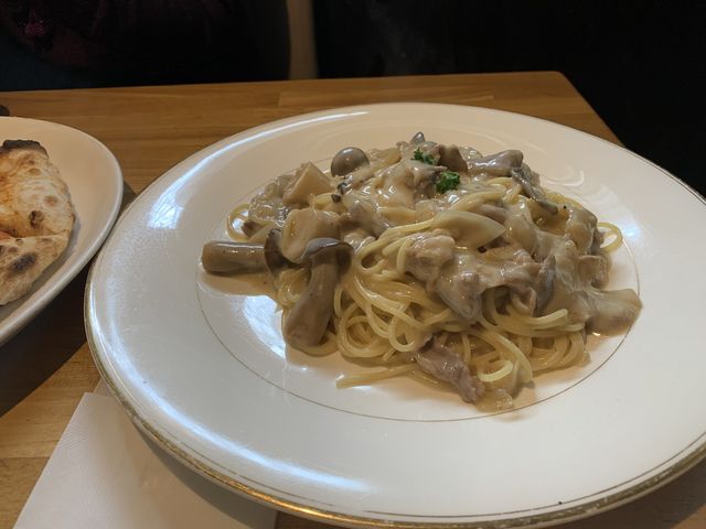 牛肉とポルチーニ茸のクリームパスタ_醸室