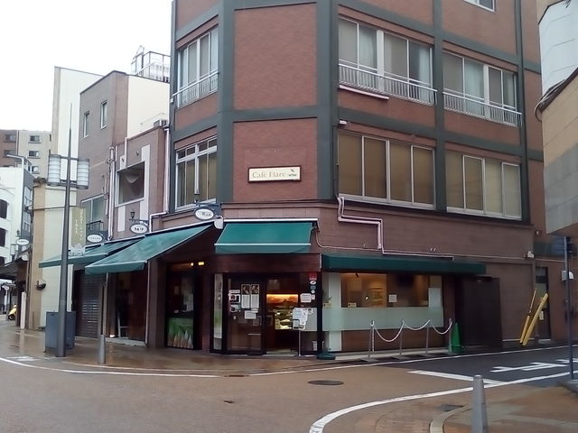 霧の森菓子工房・松山店