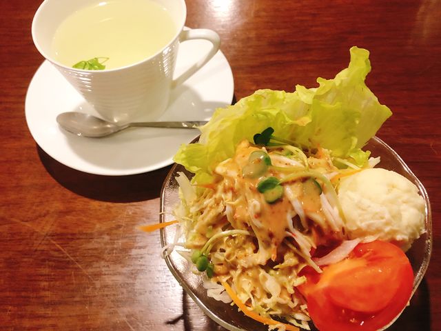 レモネードとミニサラダ_cafe/R