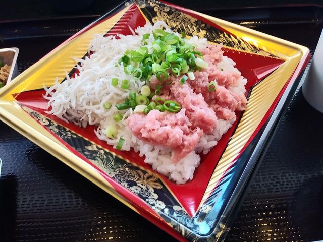 ねぎとろ釜揚げシラス丼_お食事処 海鮮