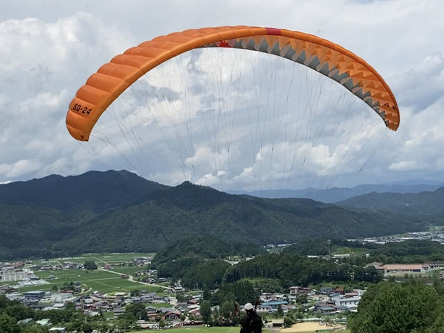 走るだけで簡単に飛べました! 距離を伸ばすのは風とコツ次第_高山スカイセーリングクラブ