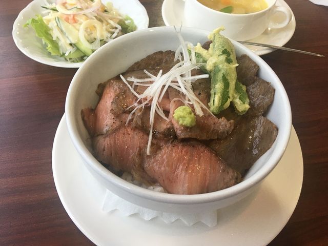いわて南牛の醤油漬け丼(絶品!)_カフェ・モンテ