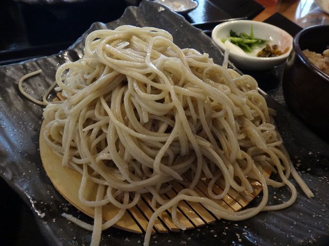 ざる蕎麦。_江戸流蕎麦一恵 ichie.