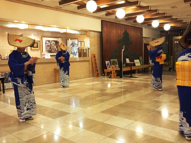 館内で見られた佐渡おけさの実演_佐渡リゾート ホテル吾妻