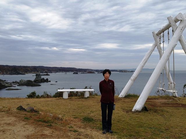 写真撮影には打って付けの展望所や大きなブランコがある_佐渡リゾート ホテル吾妻