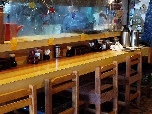 カウンター席_磐石そば店