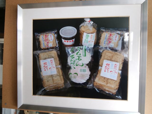 お店の中にも外にもあります。_松浦商店