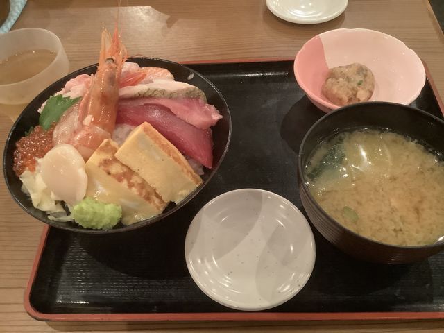 海鮮丼(昼のセット)_海鮮居酒屋 山傳丸 やまでんまる 海浜幕張店