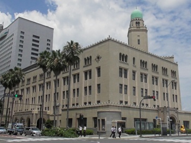 横浜税関資料展示室「クイーンのひろば」