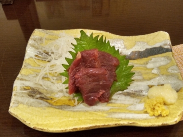 馬刺しハーフサイズ_奥藤本店 甲府駅前店