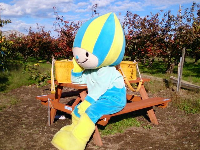 岐阜県キャラクターミナモが遊びに来ました_青木農園