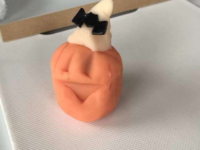 ハロウィン和菓子。小学校1年生作_味楽庵