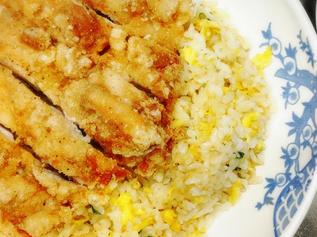 唐揚げトッピングのチャーハン 炒飯_バーミヤン 足立加賀店