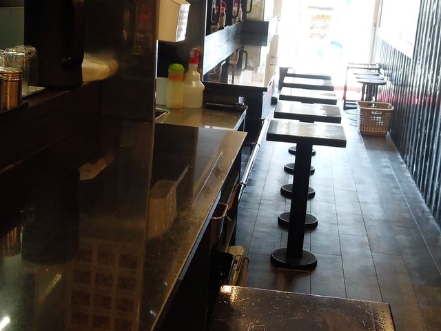 カウンター席_餃子の美味しい中華食堂 大阪王将 上本町店