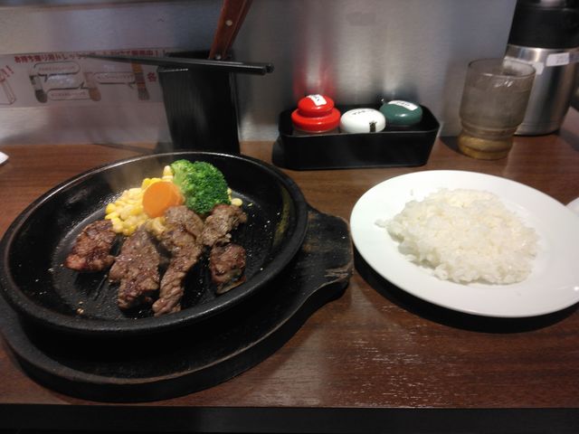 多分「ワイルドステーキ」は二度とは頼まないと思います。_いきなりステーキ南行徳店