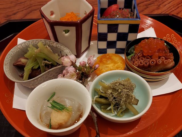 八寸は季節感を楽しめます 4月_旬菜山崎竹谷店