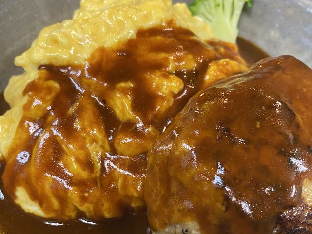 巧のオムライスハンバーグ_武州うどん あかね