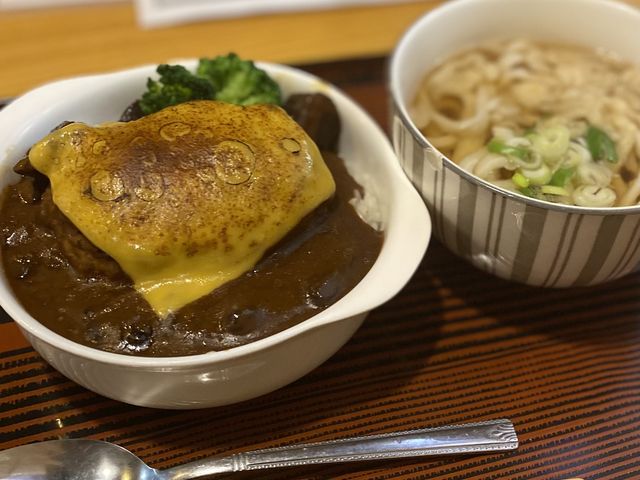 人気の牛すじカレーハンバーグドリア_武州うどん あかね