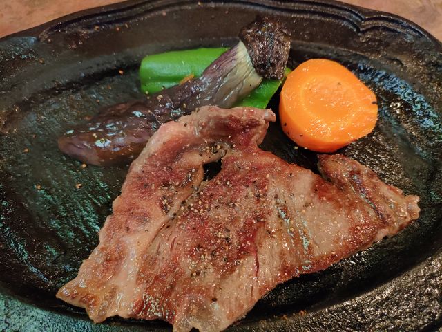 Aランチ 肉も柔らかくステーキソースは美味しい_ステーキ石井