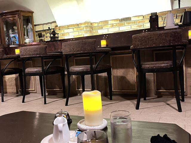 お昼間は喫茶をされてて落ち着く感じです_洞窟 Shisha Cafe&Bar CAVE ケイブ