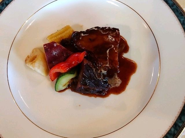 牛肉の赤ワイン煮_フォレスト・レストラン