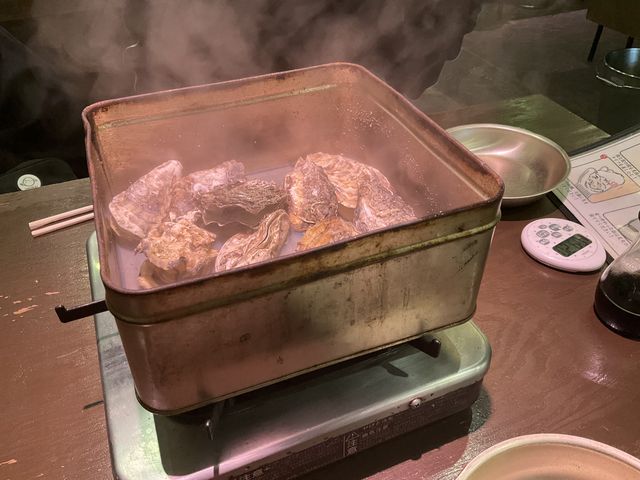 焼き上がった牡蠣_カキ小屋 築地食堂