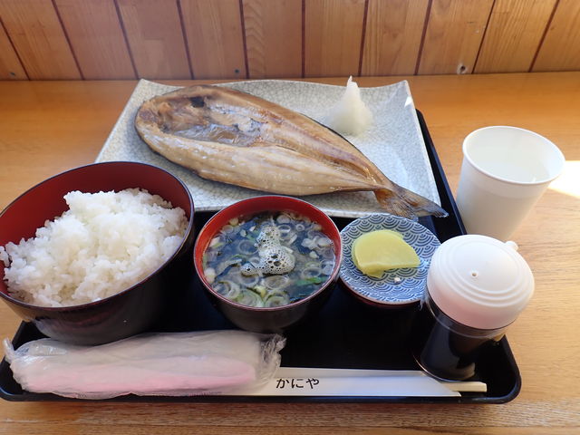 漁師の店かにや