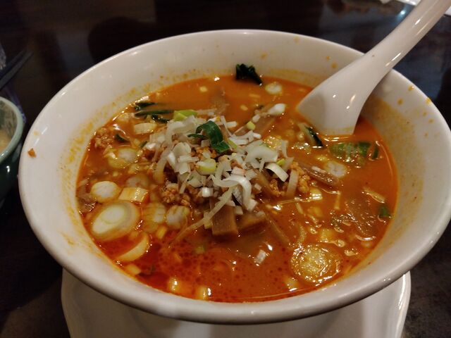 担々麺。他も注文しましたが撮影前に相方に食べられました笑。_梅蘭 梅田店