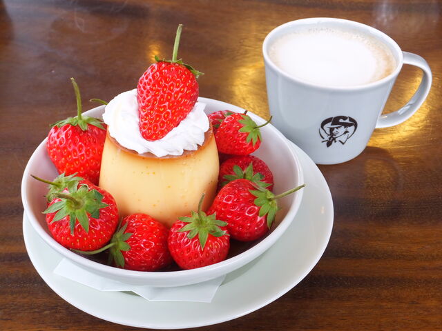 樹上完熟苺とプリン_プリンショップ&カフェ マーロウ 葉山店