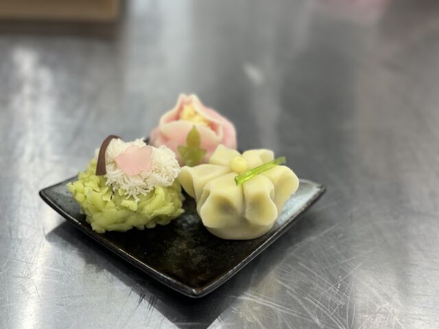練切り三種類(牡丹・水仙・金団)_和菓子 うめぞの