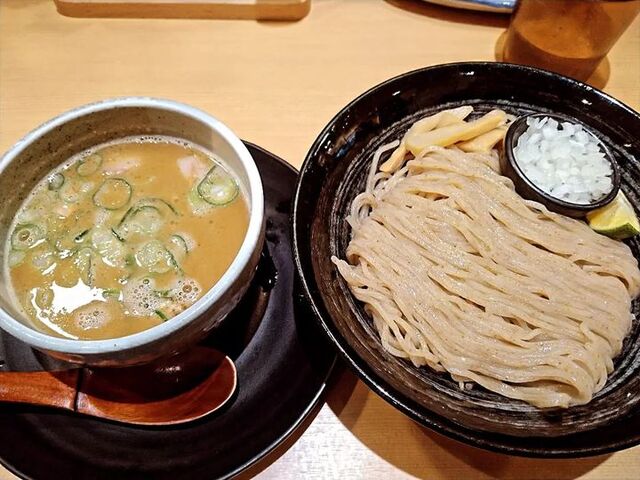 鶏ベースのスープとキンキンに締められた細麺のつけ麺_麺匠 たか松