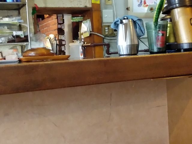 カウンター席_カレーハウスがるそん