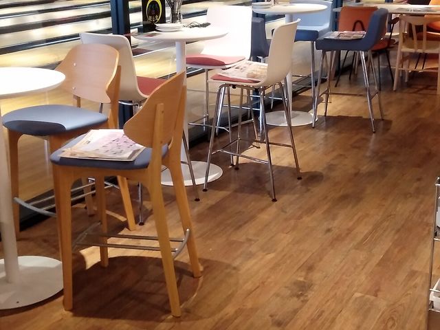 スツール席_イタリアン Bolo ボーロ 静岡駅店