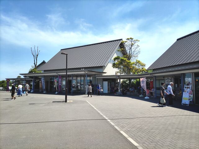 道の駅_新鮮市場(道の駅 発酵の里こうざき)