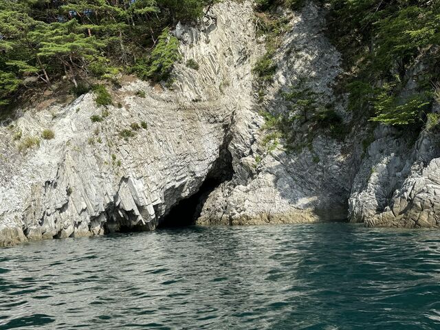 洞窟への入り口です_三陸シーカヤックスクール Sea-son