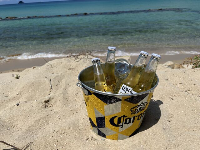 コロナとビーチと青い海_鳴き砂ビーチうしろはま