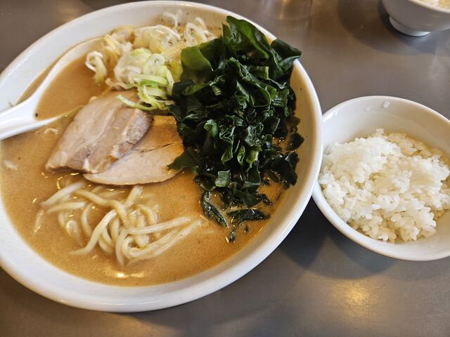 味噌ラーメン大盛
ライス無料
わかめトッピング_らーめん食堂あしょろ