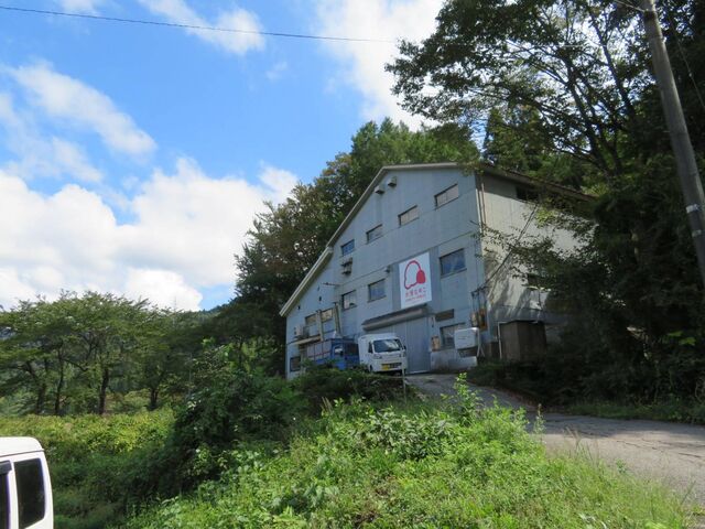 看板が目印のなめこ工場_木滑なめこ工場