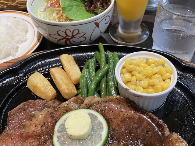 五島牛サーロインステーキ150g
サラダとライスはセット_望月